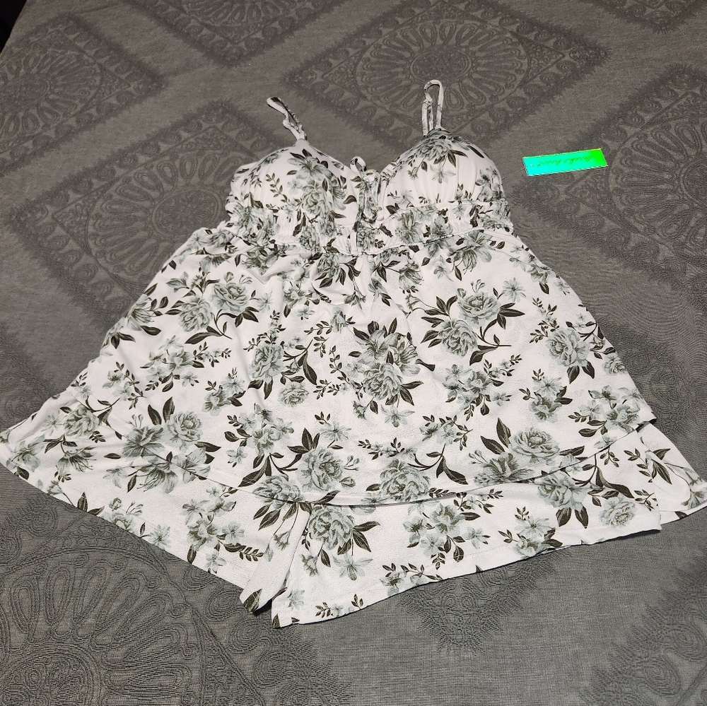😀 Floral Print Women's Romper - Picture 7 of 10